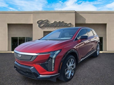 2025 Cadillac OPTIQ Luxury 2