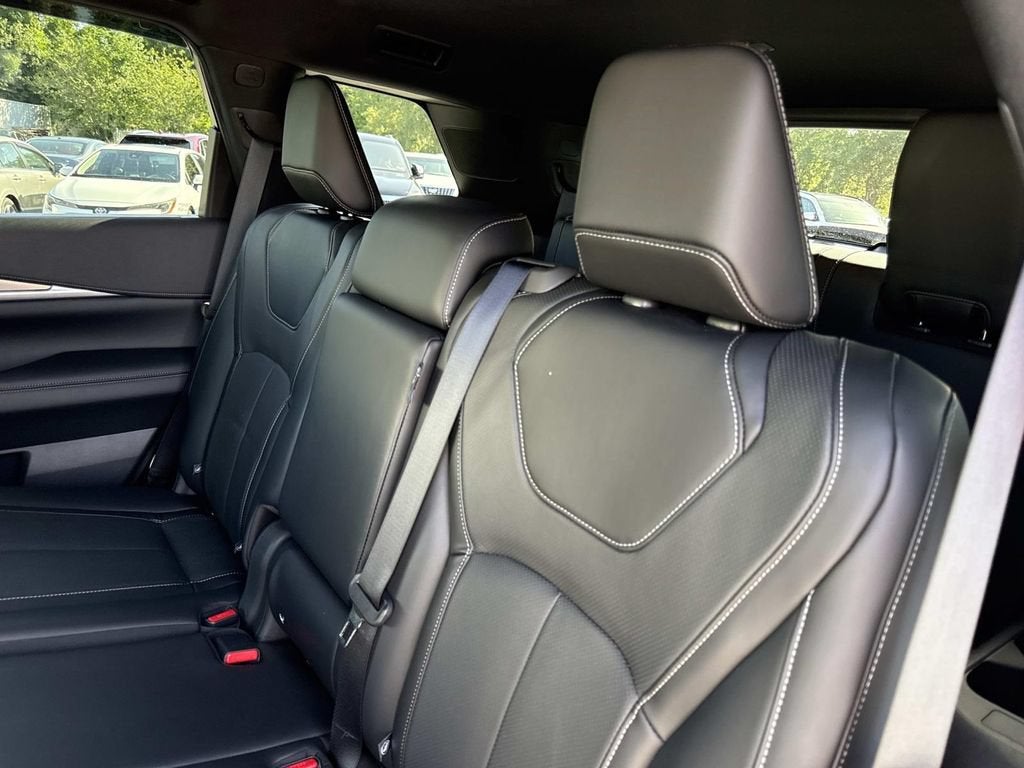2025 INFINITI QX60 LUXE