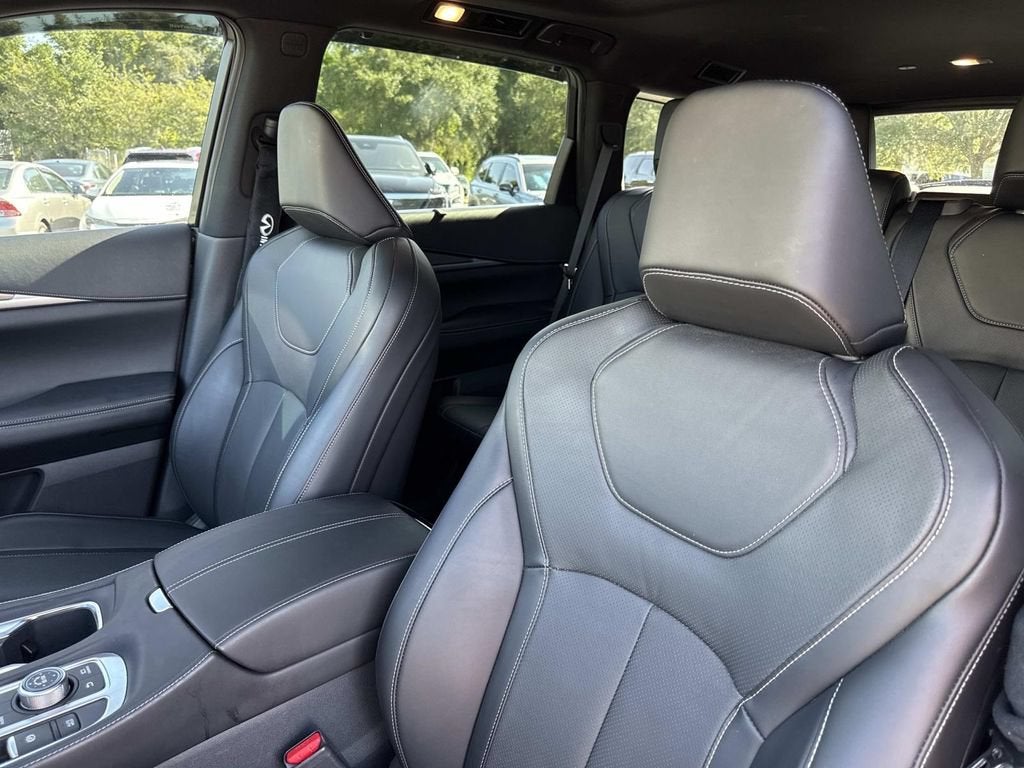 2025 INFINITI QX60 LUXE