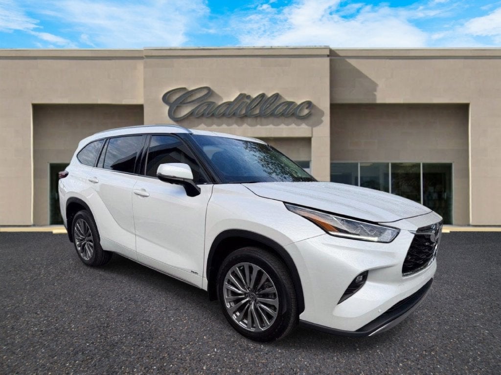 2025 Toyota Highlander Hybrid XLE