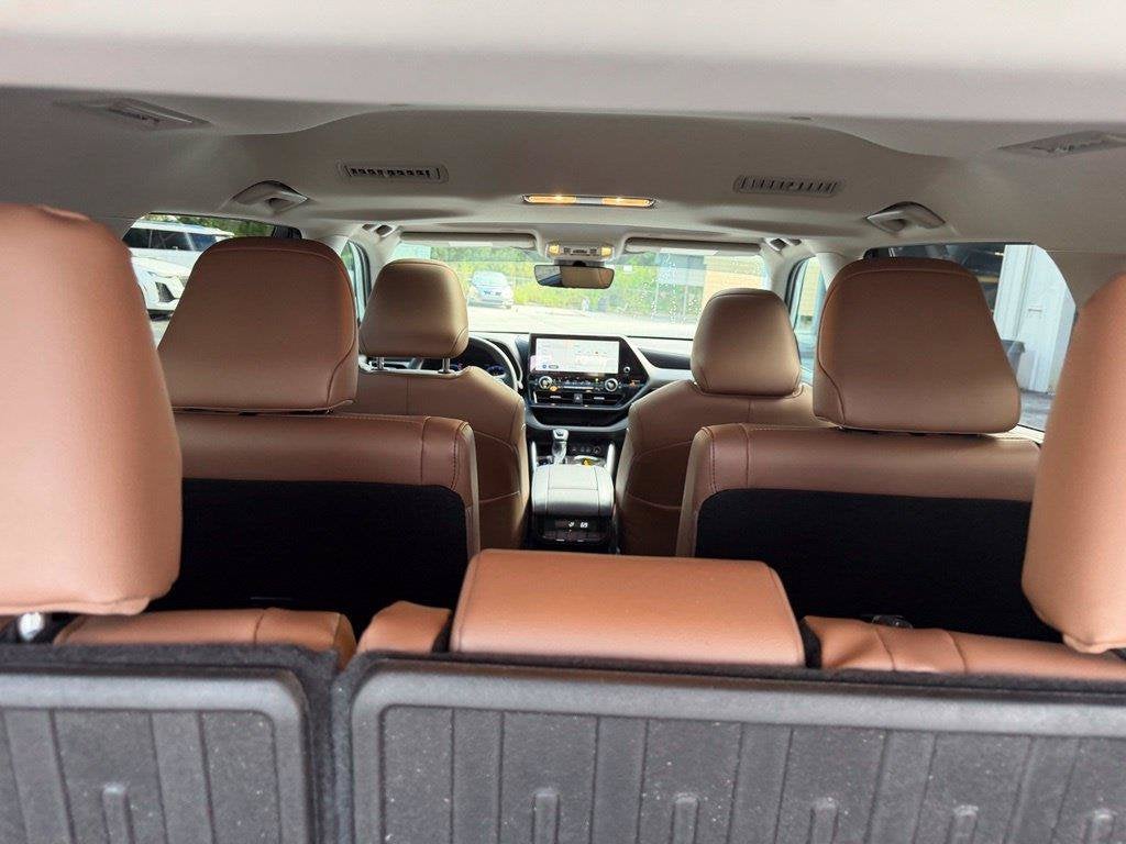 2025 Toyota Highlander Hybrid XLE