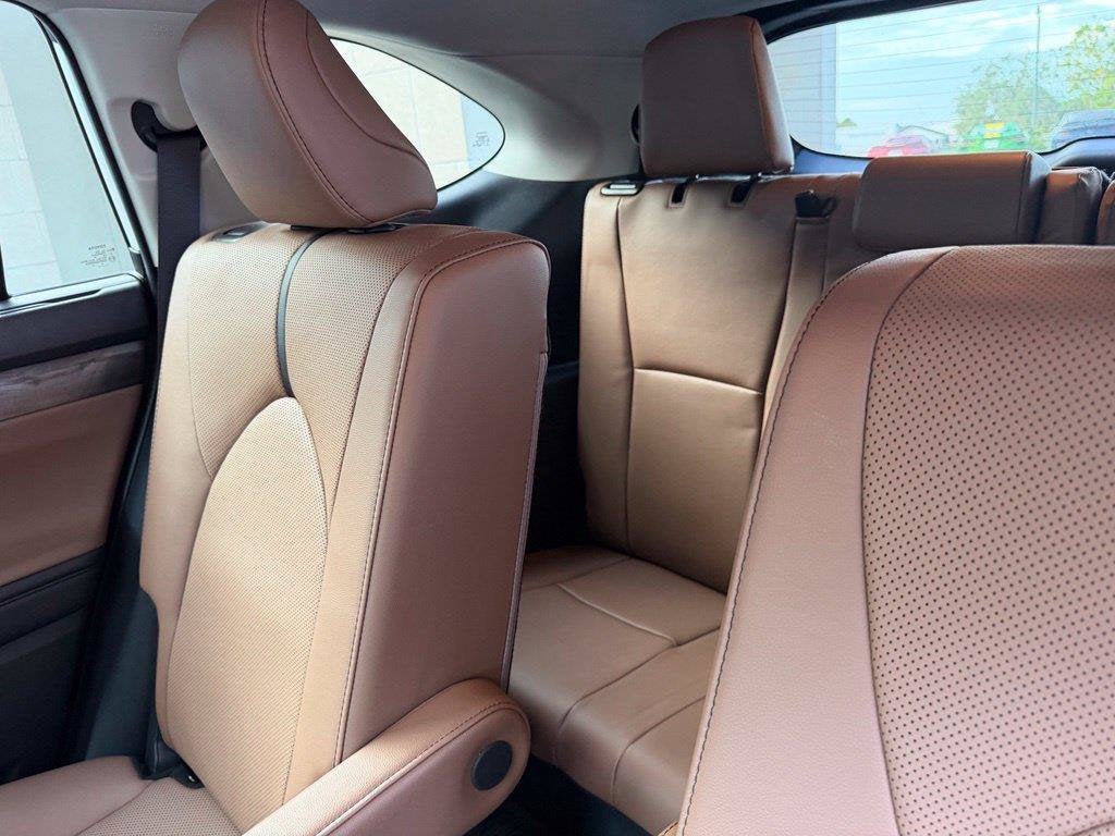 2025 Toyota Highlander Hybrid XLE