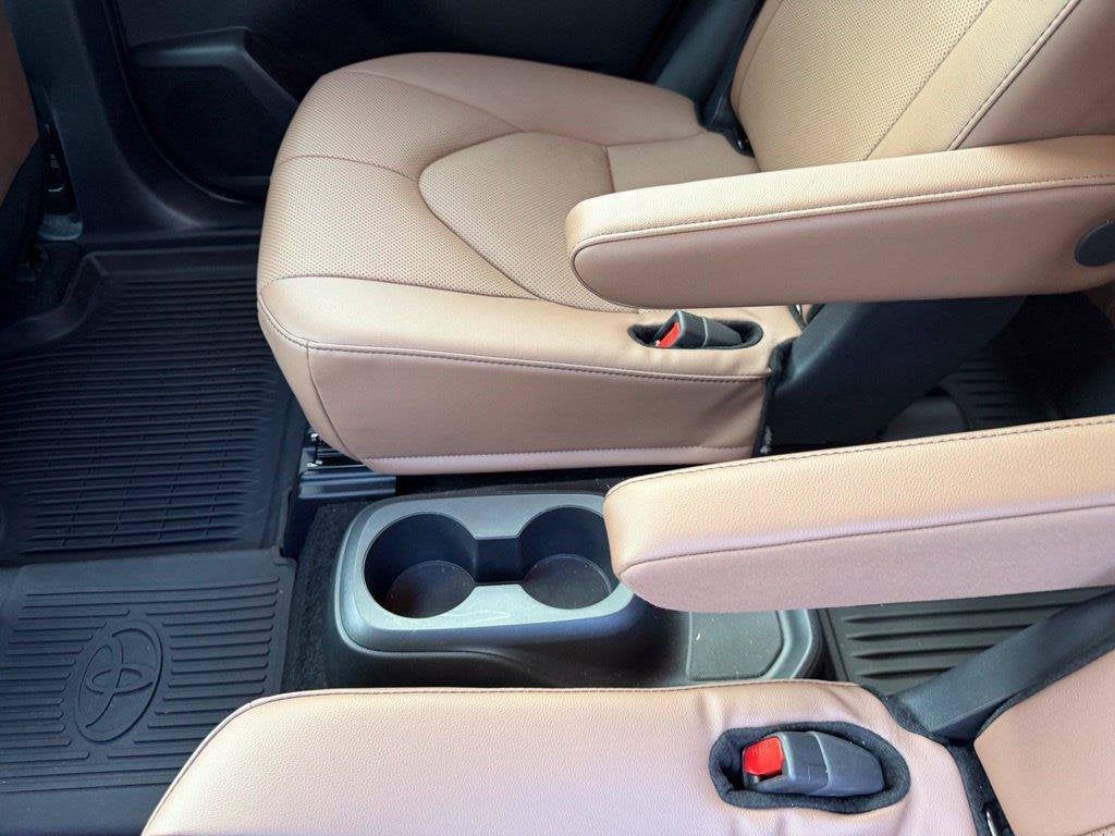 2025 Toyota Highlander Hybrid XLE