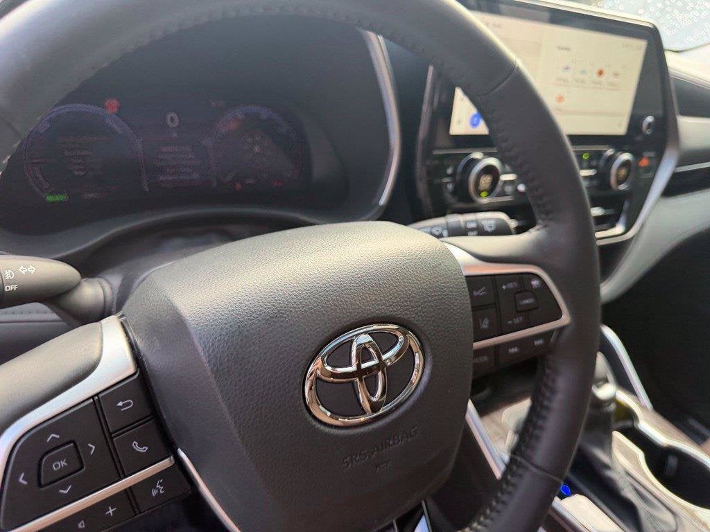 2025 Toyota Highlander Hybrid XLE