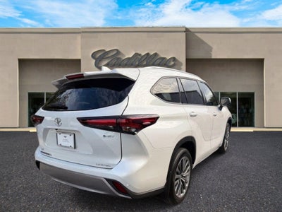 2025 Toyota Highlander Hybrid XLE