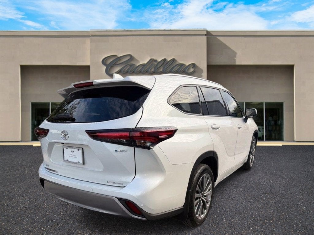 2025 Toyota Highlander Hybrid XLE