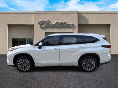 2025 Toyota Highlander Hybrid XLE