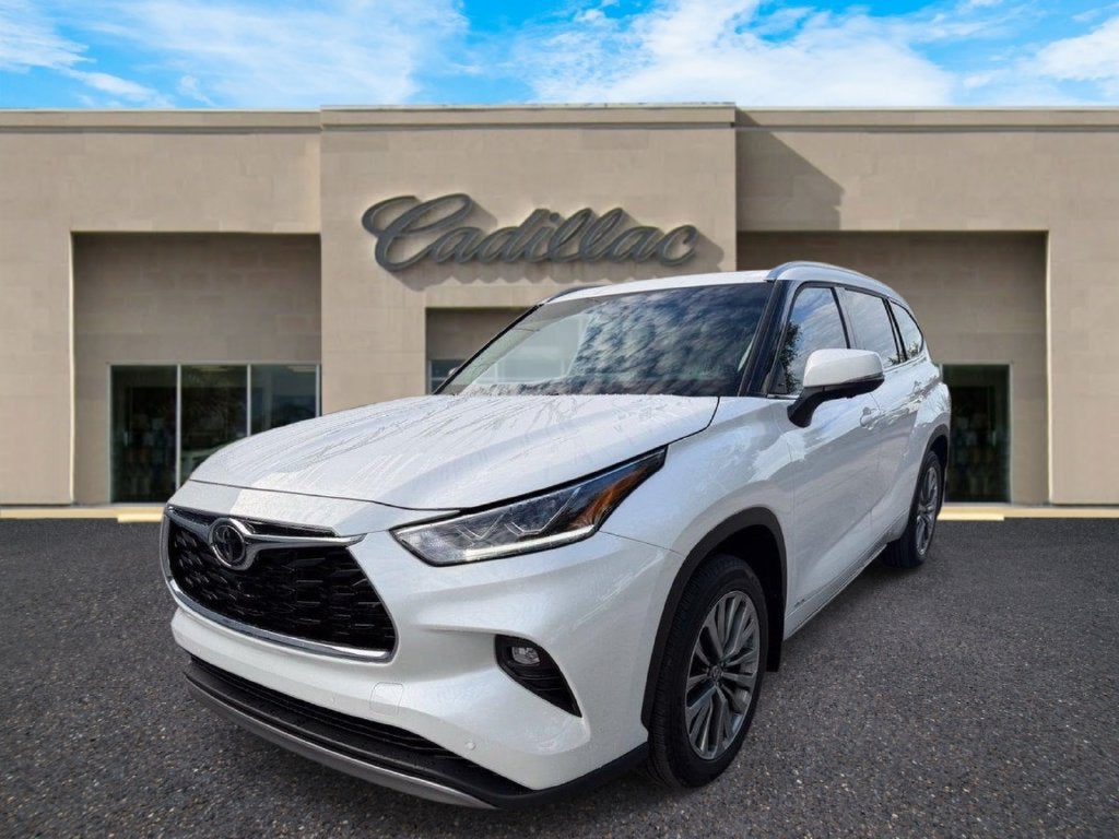 2025 Toyota Highlander Hybrid XLE