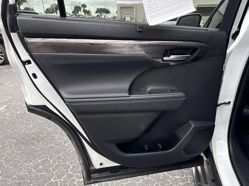 2023 Toyota Highlander Hybrid Limited