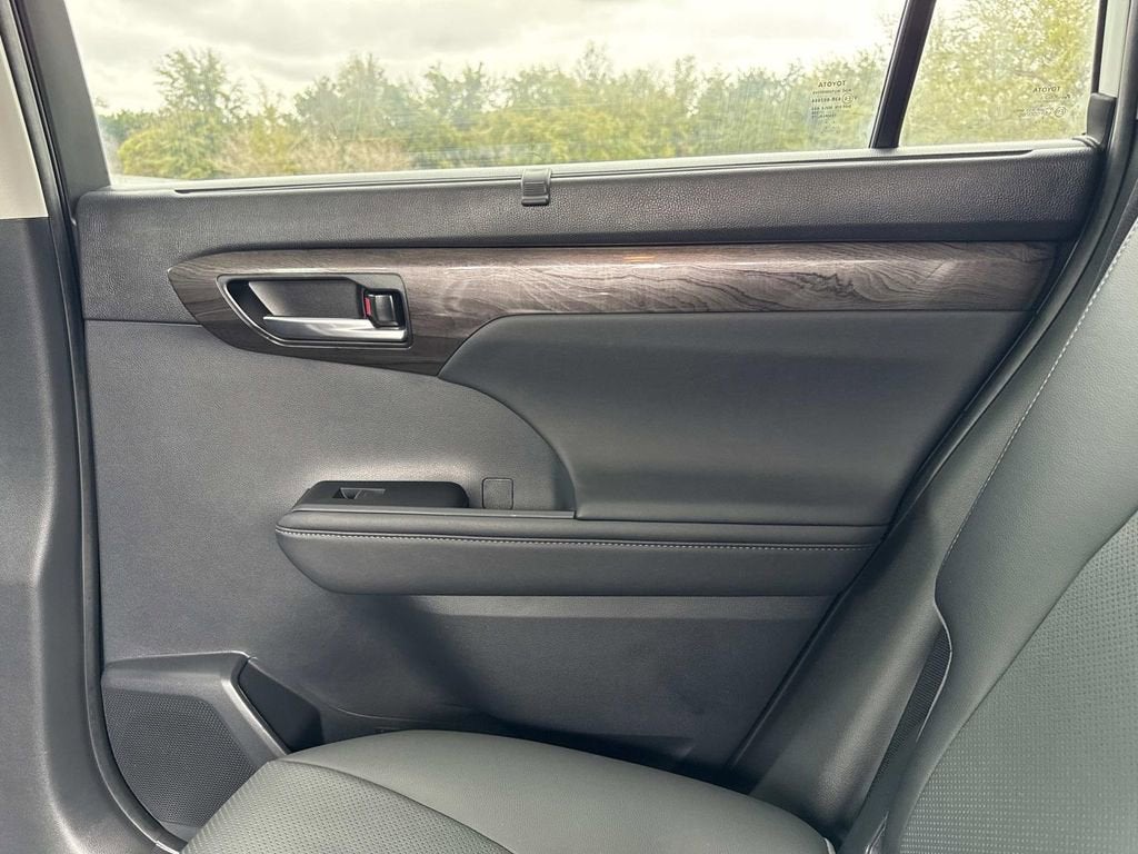 2023 Toyota Highlander Hybrid Limited