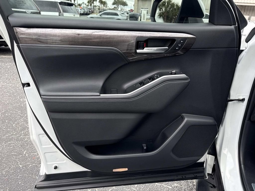 2023 Toyota Highlander Hybrid Limited