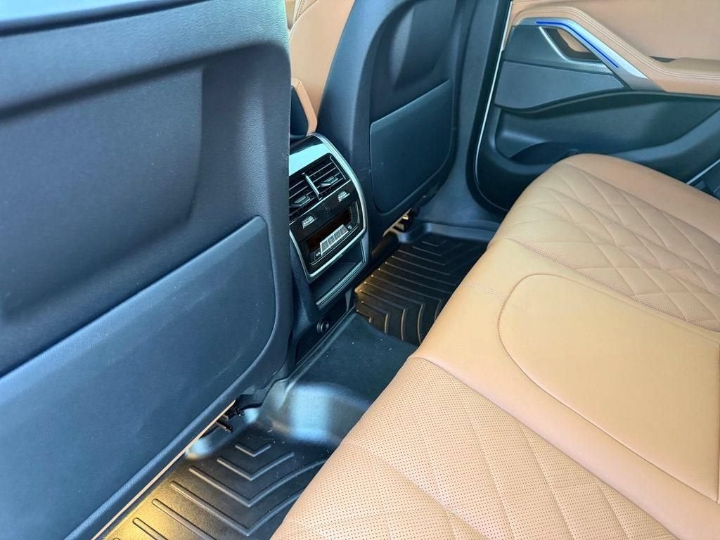 2023 BMW X6 xDrive40i