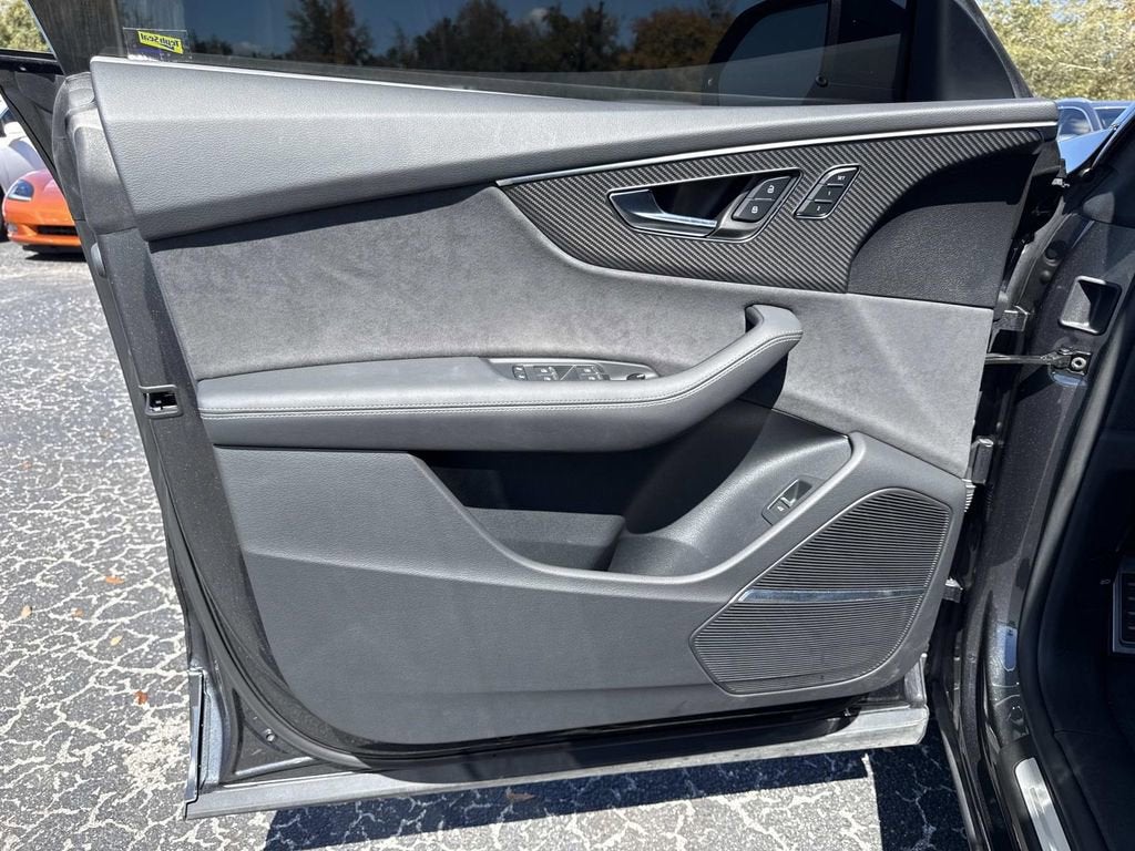 2025 Audi SQ8 Prestige