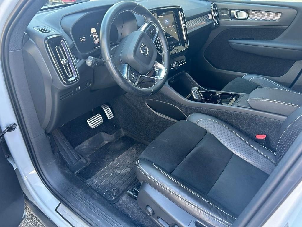 2021 Volvo XC40 4DR EAWD P8 RECHA