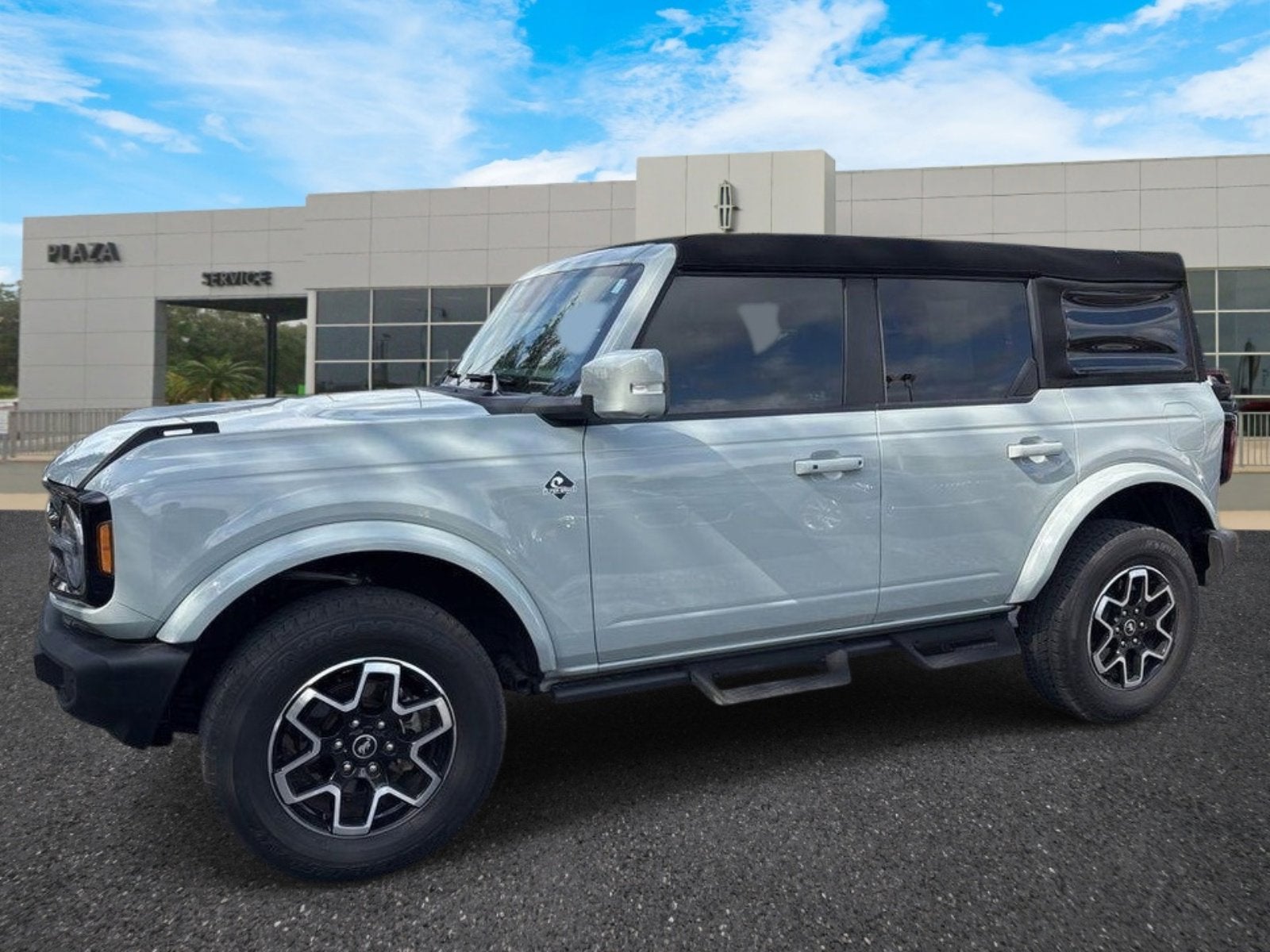 2023 Ford Bronco Base