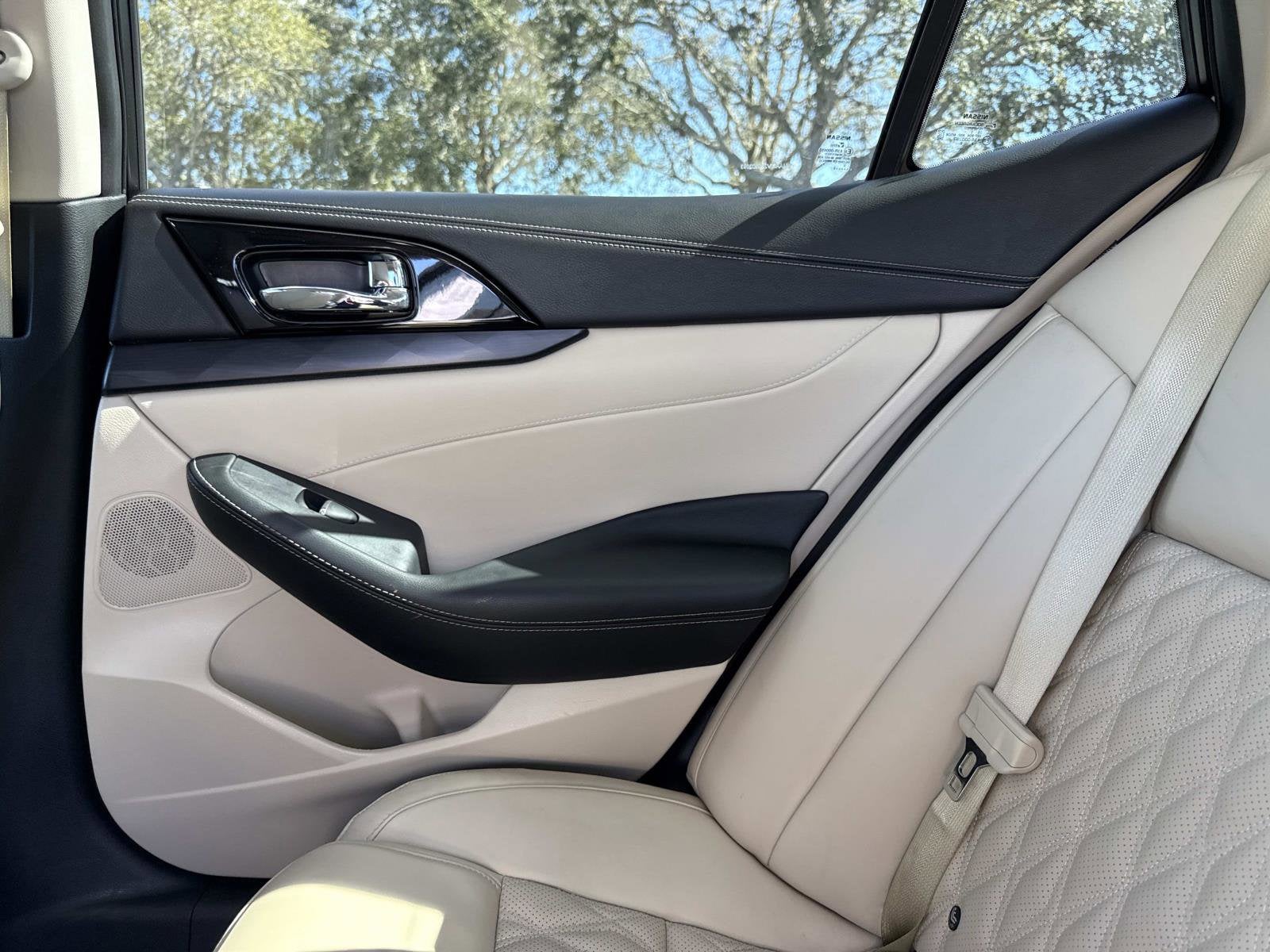 2023 Nissan Maxima Platinum