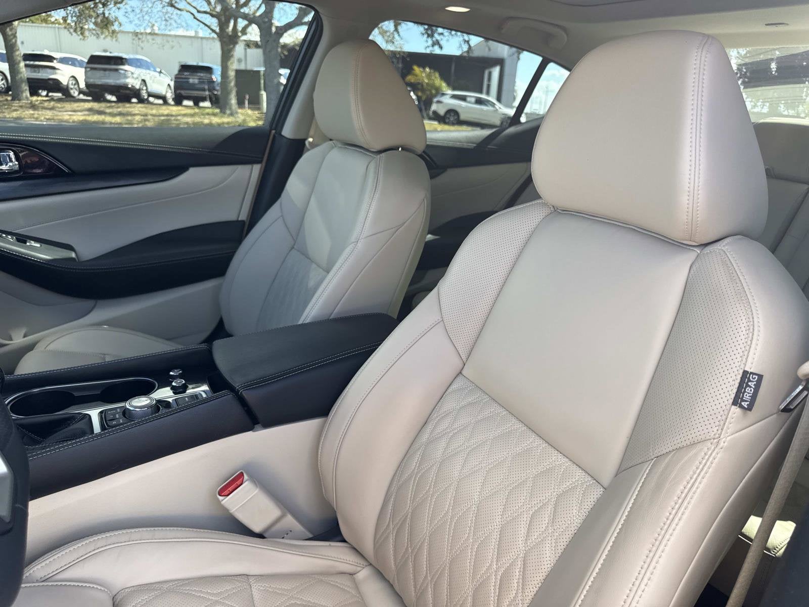 2023 Nissan Maxima Platinum