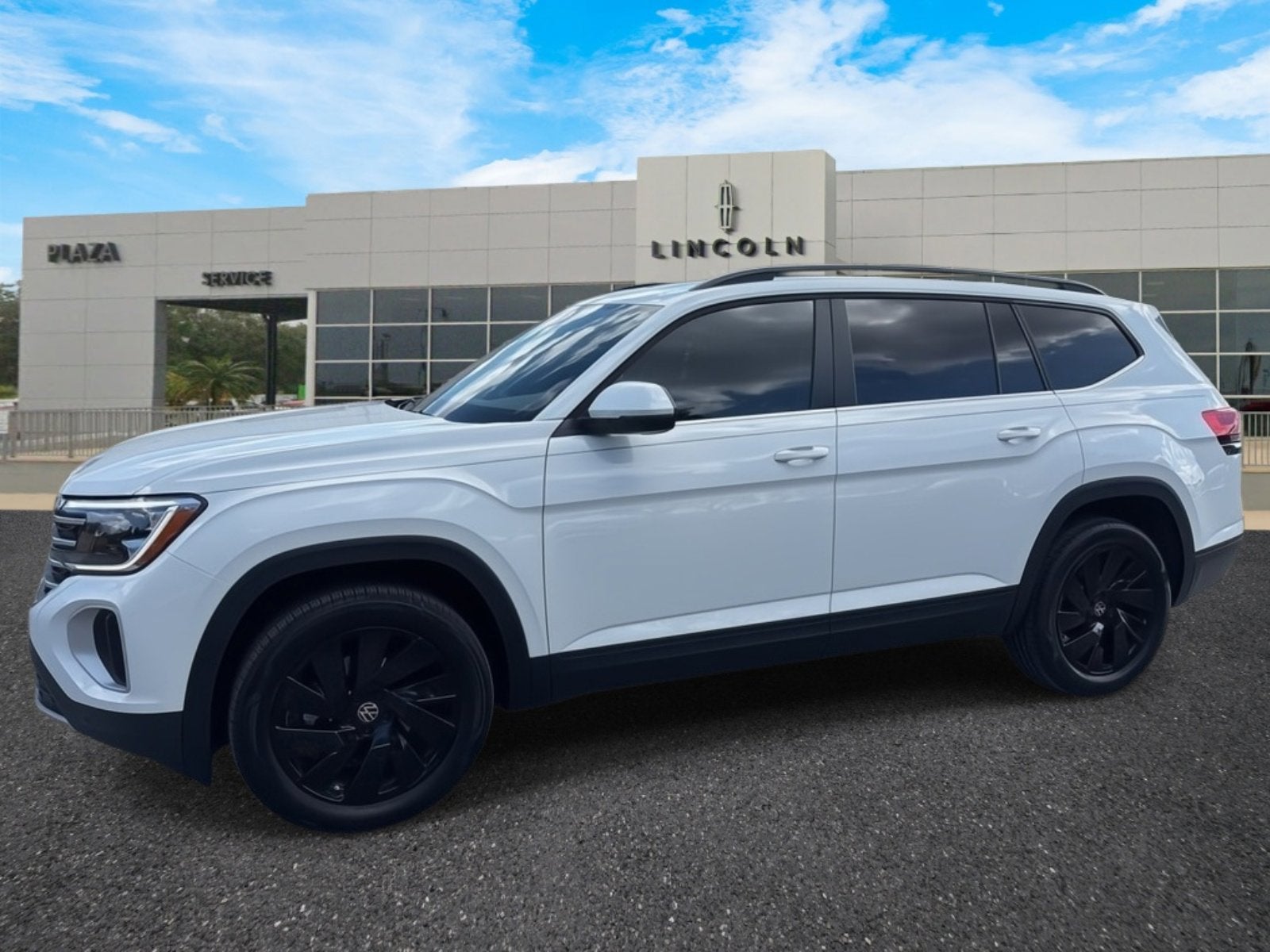 2025 Volkswagen Atlas 2.0T SE with Technology