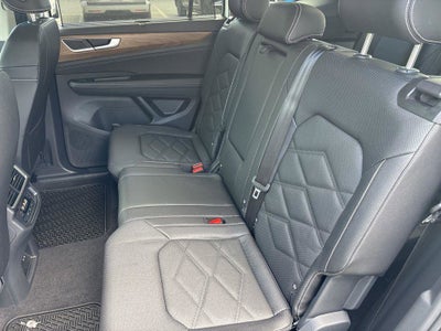 2025 Volkswagen Atlas 2.0T SE with Technology