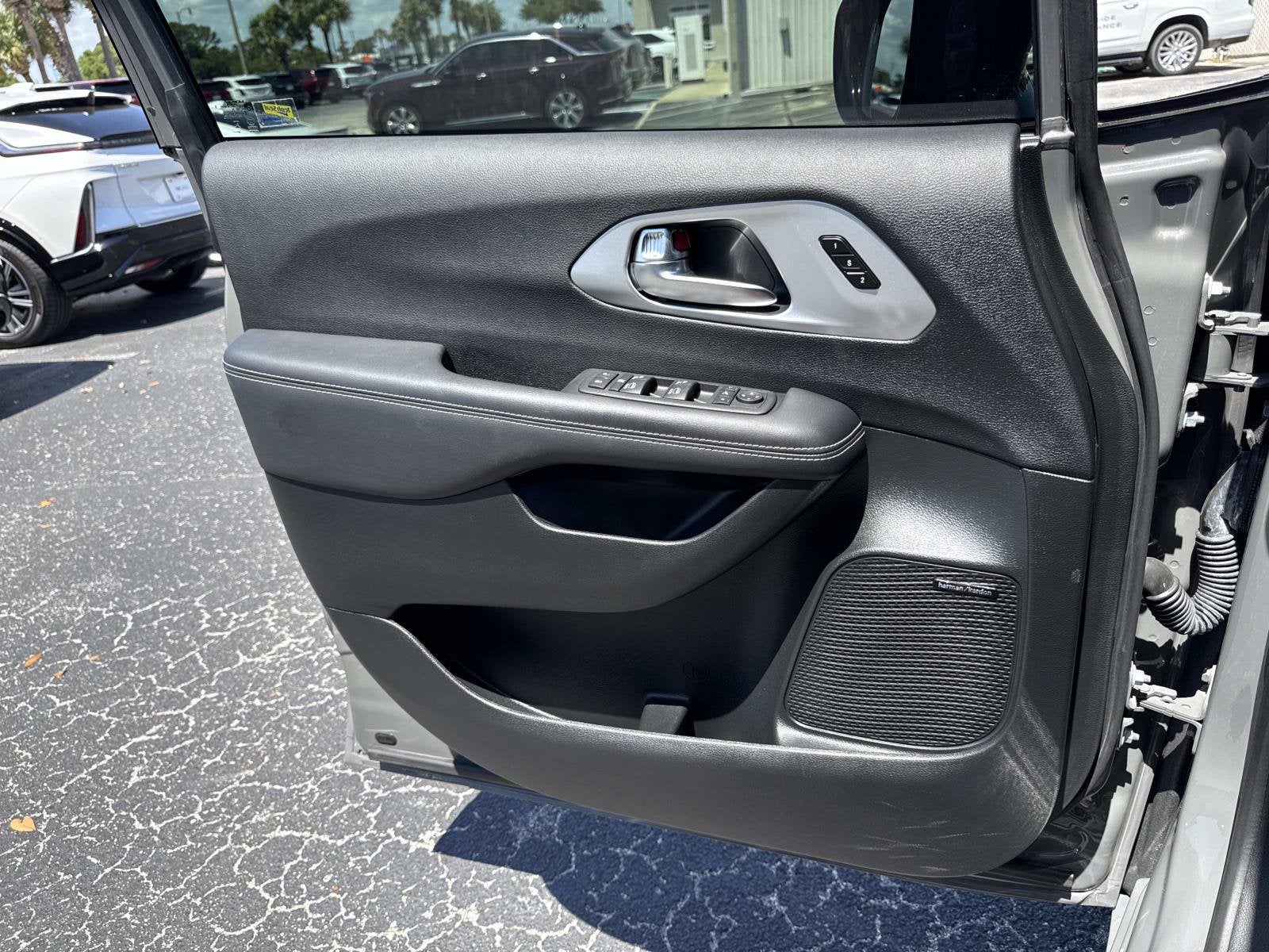 2025 Chrysler Pacifica Limited