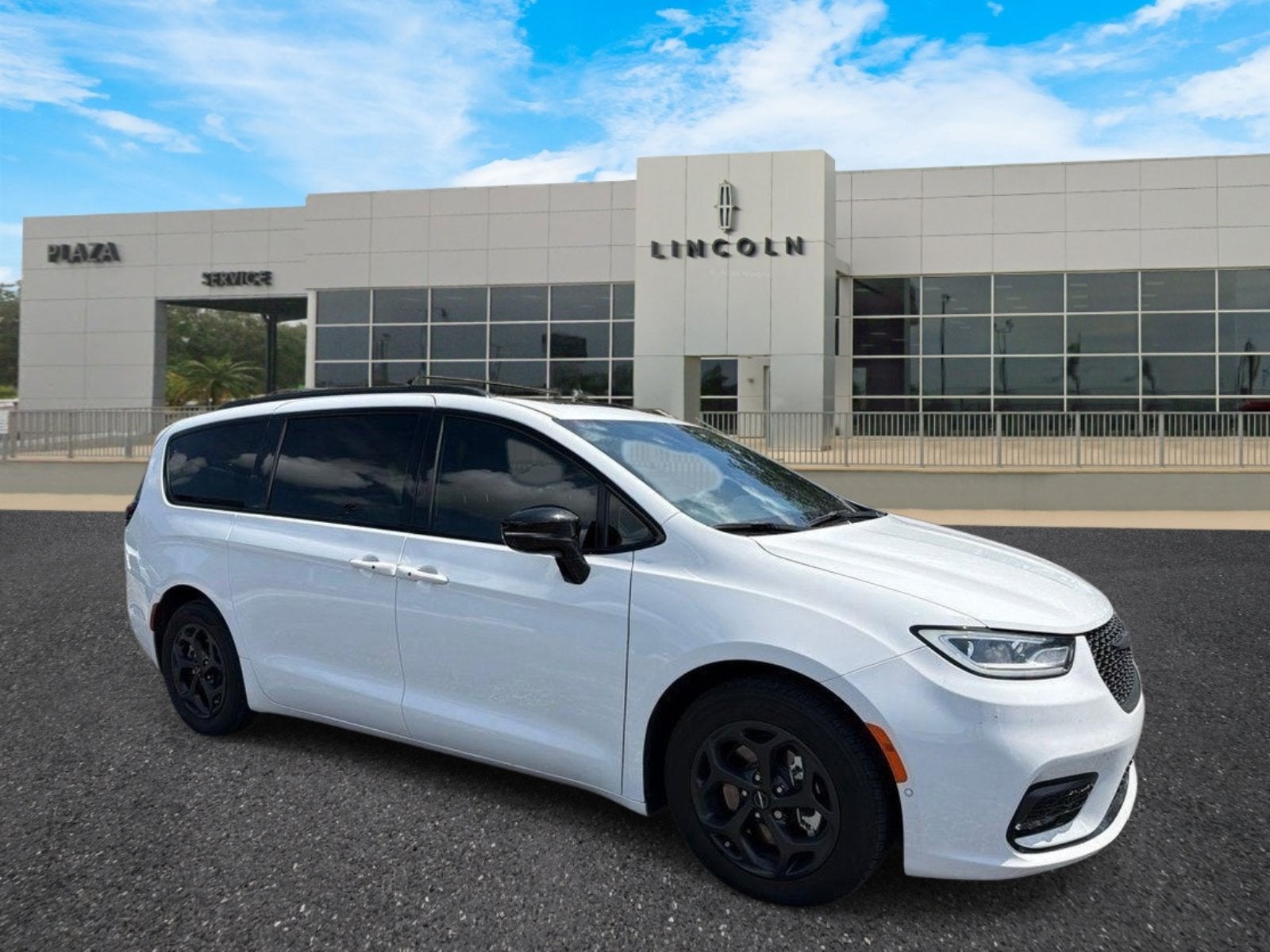 2024 Chrysler Pacifica Hybrid Premium S Appearance Pkg