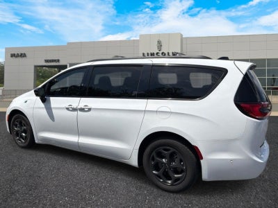 2024 Chrysler Pacifica Hybrid Premium S Appearance Pkg