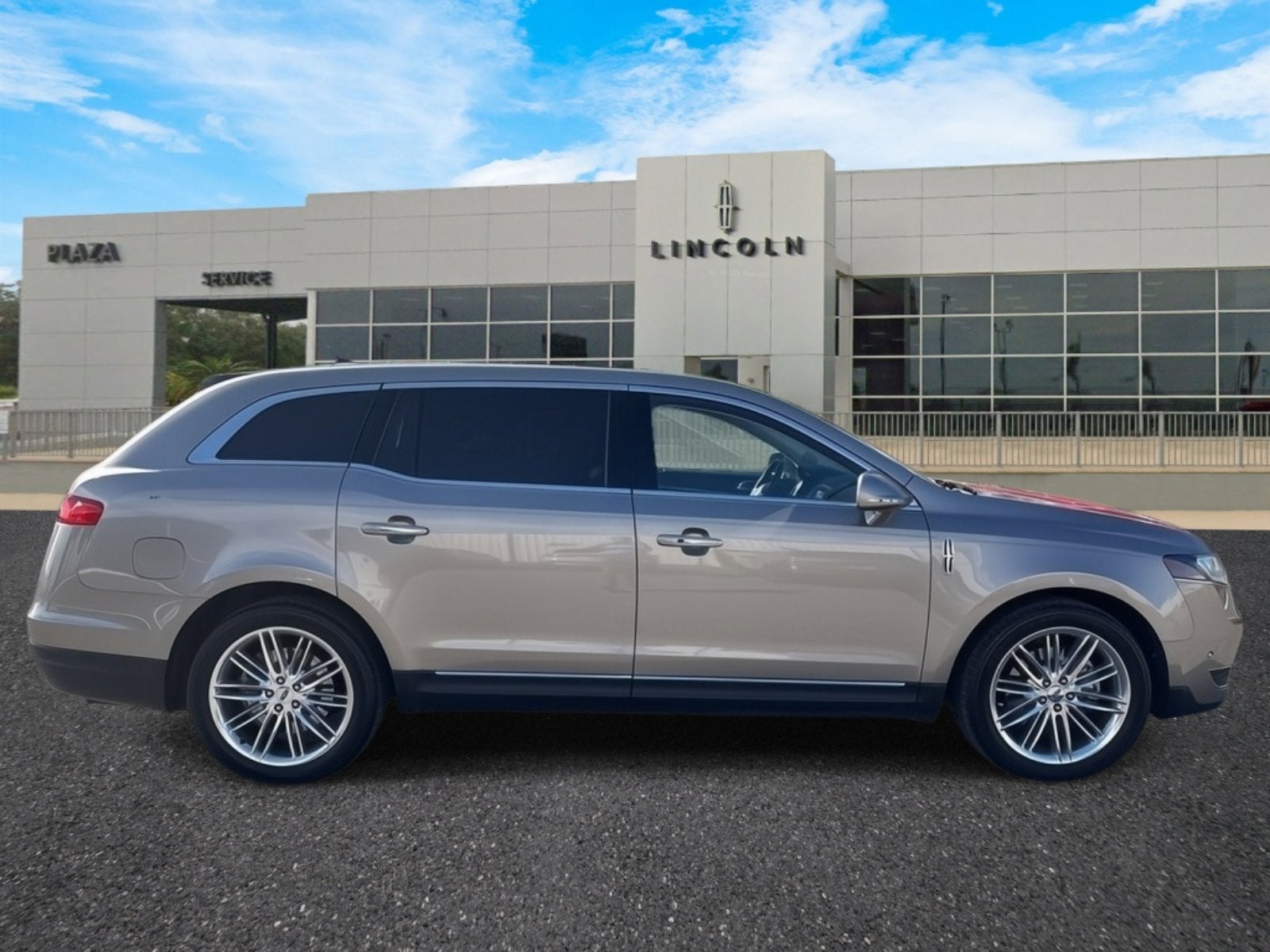 2018 Lincoln MKT Reserve