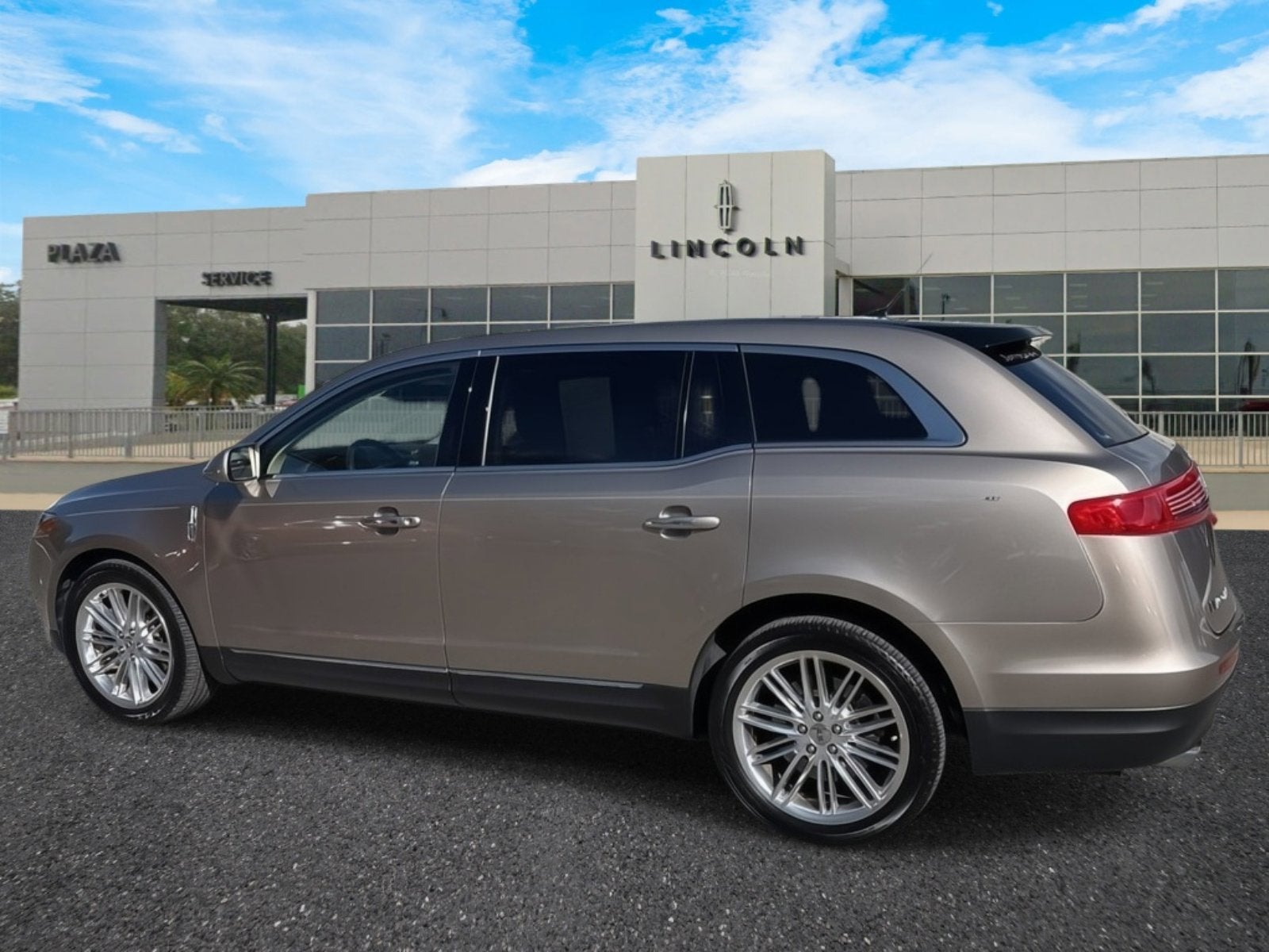 2018 Lincoln MKT Reserve