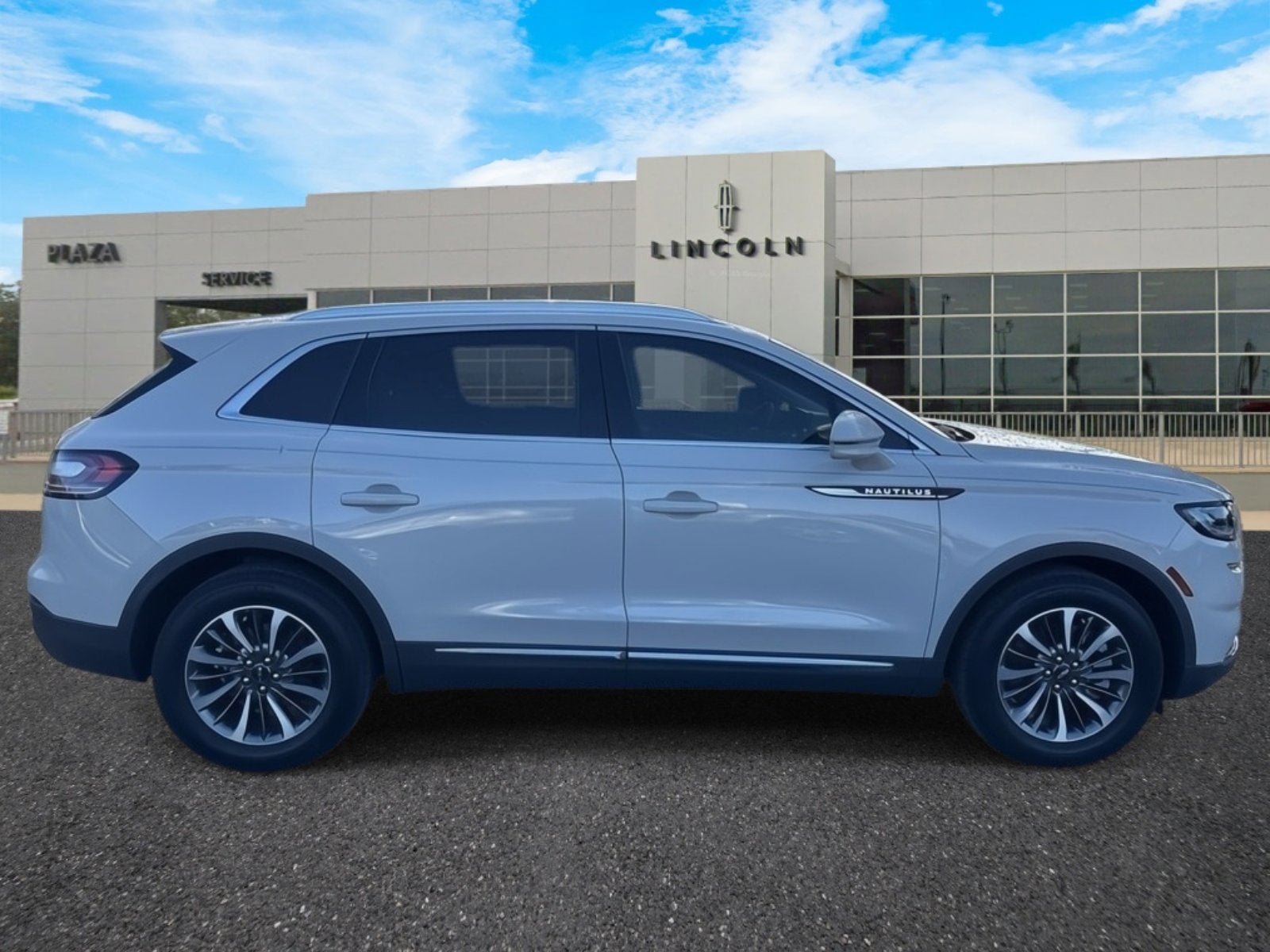 2022 Lincoln Nautilus Standard