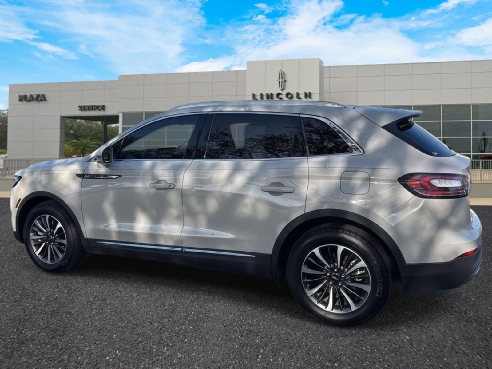 2022 Lincoln Nautilus Standard