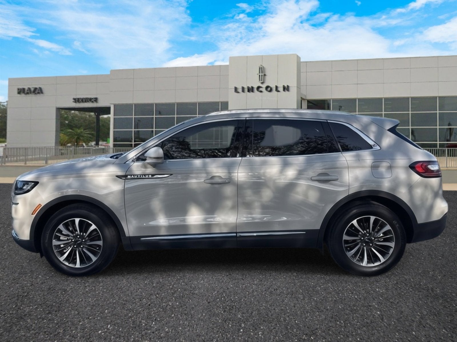 2022 Lincoln Nautilus Standard