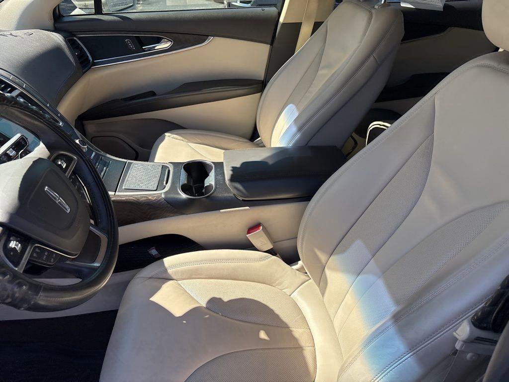 2019 Lincoln Nautilus Select