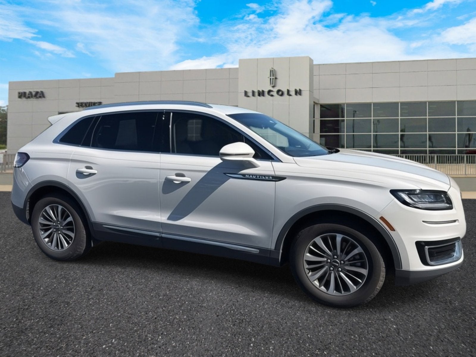 2019 Lincoln Nautilus Select