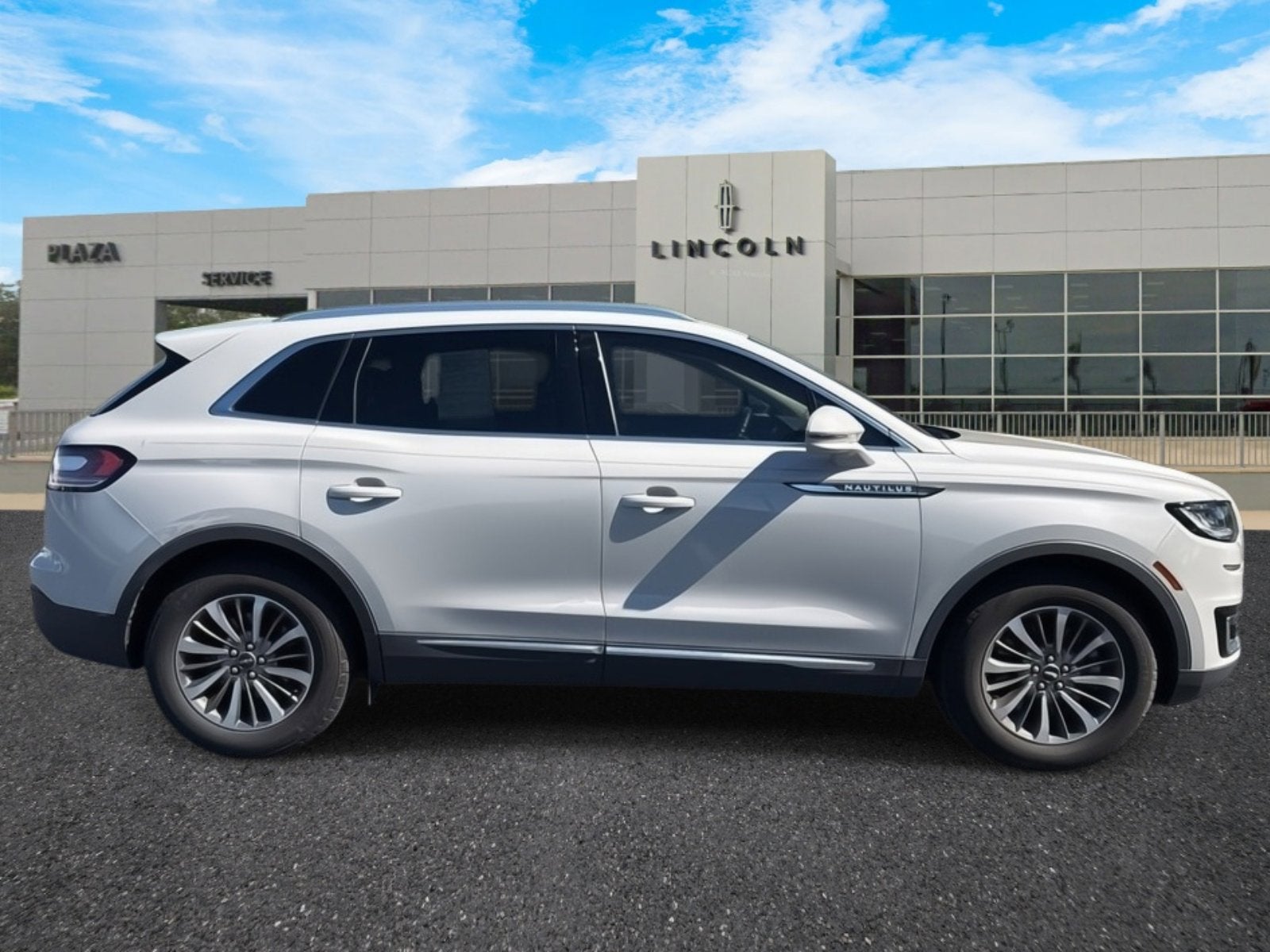 2019 Lincoln Nautilus Select