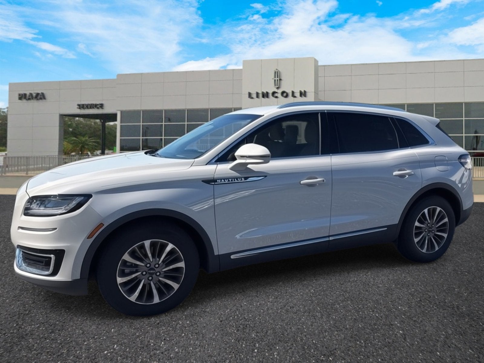 2019 Lincoln Nautilus Select