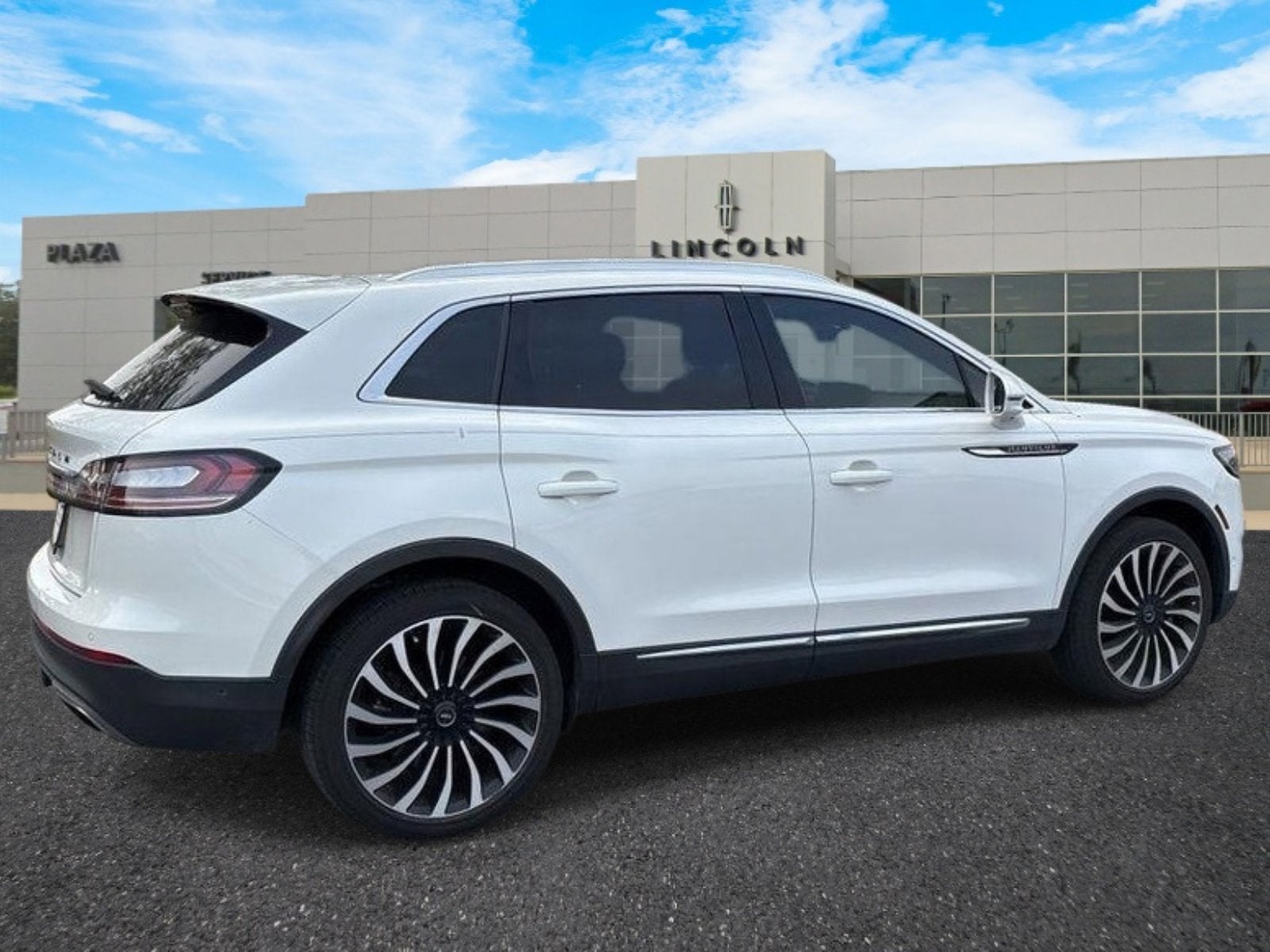 2023 Lincoln Nautilus Black Label