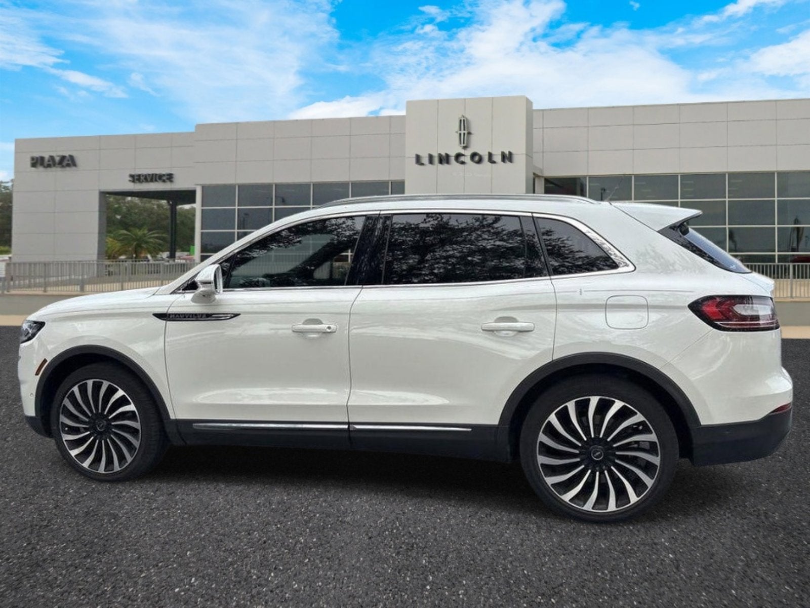 2023 Lincoln Nautilus Black Label