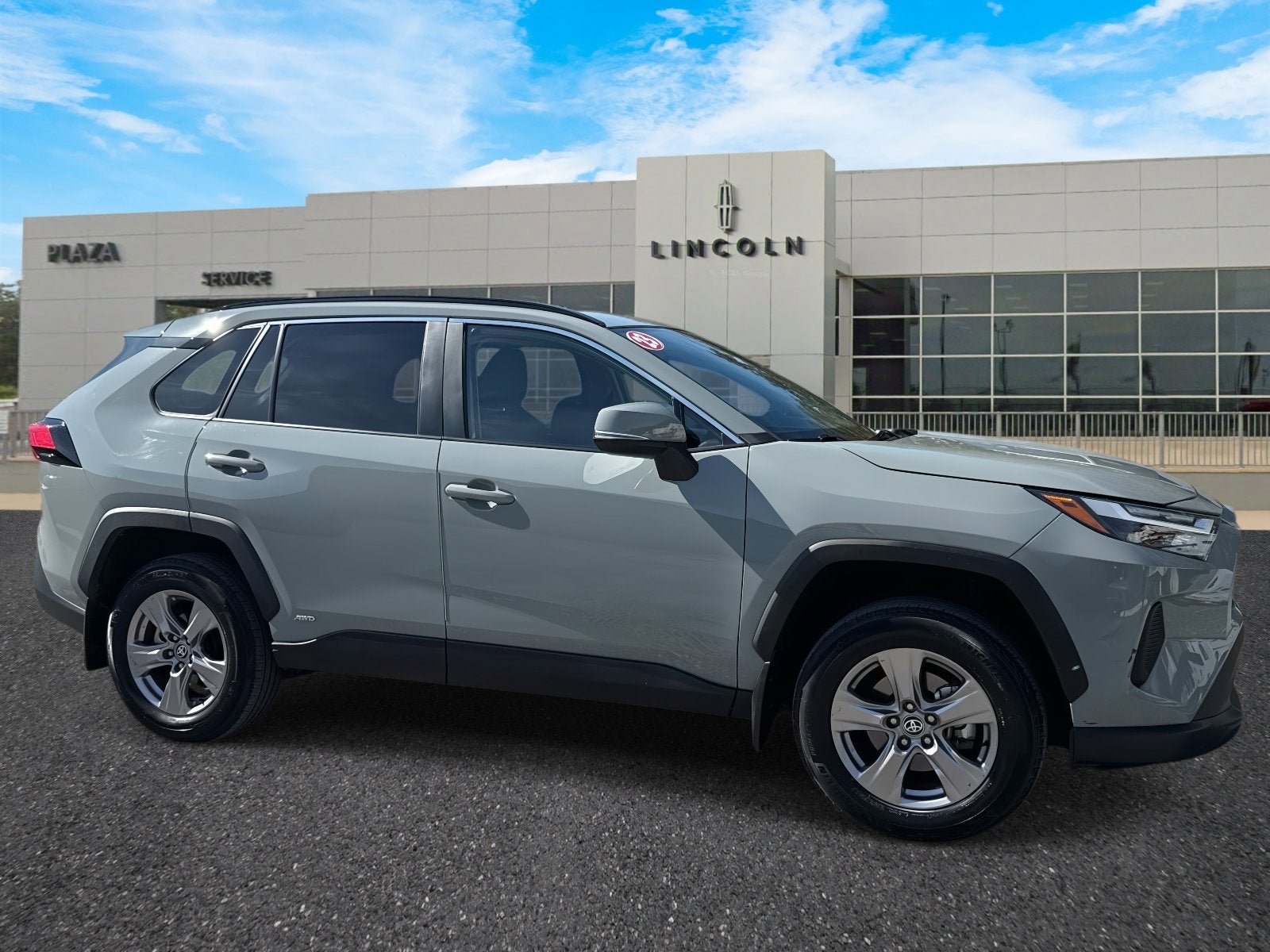 2023 Toyota RAV4 Hybrid XLE