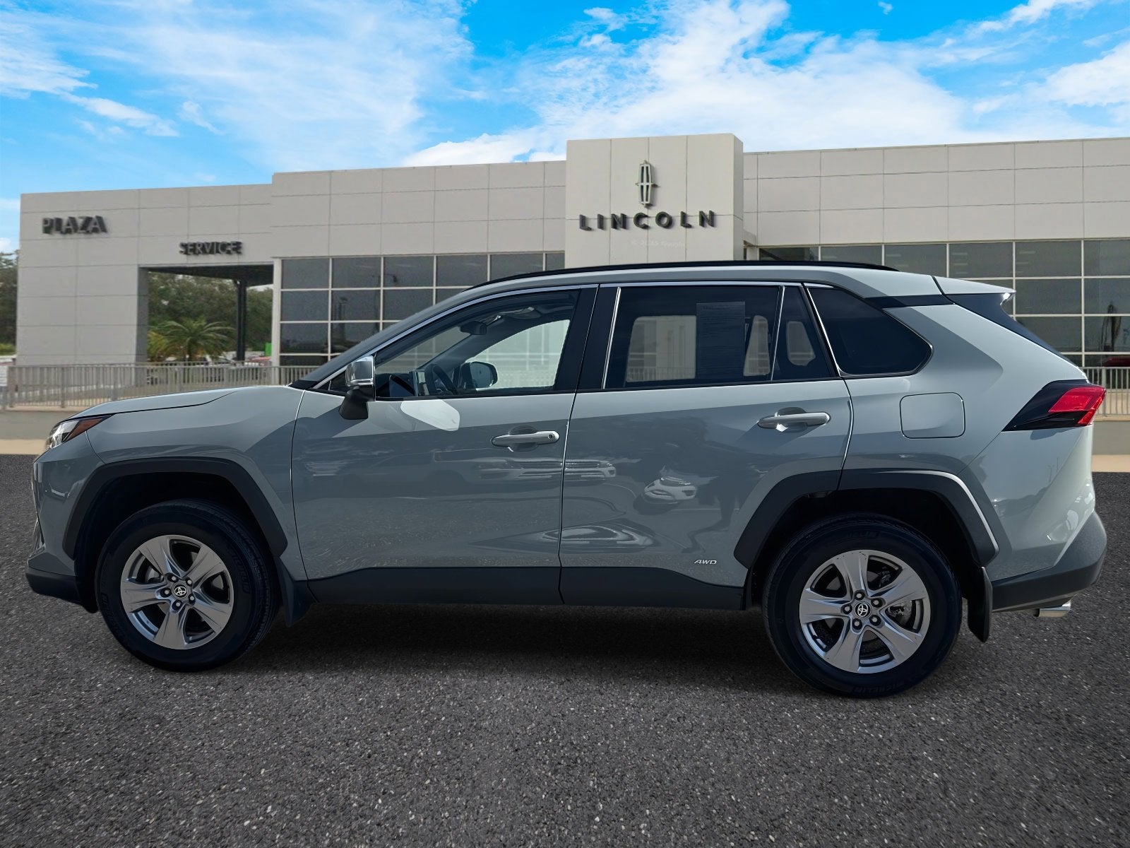 2023 Toyota RAV4 Hybrid XLE