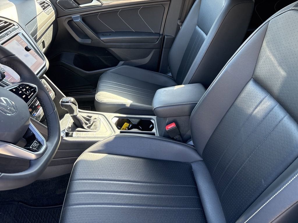 2022 Volkswagen Tiguan SE R-Line Black