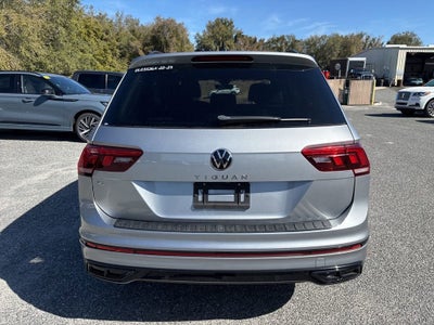 2022 Volkswagen Tiguan SE R-Line Black