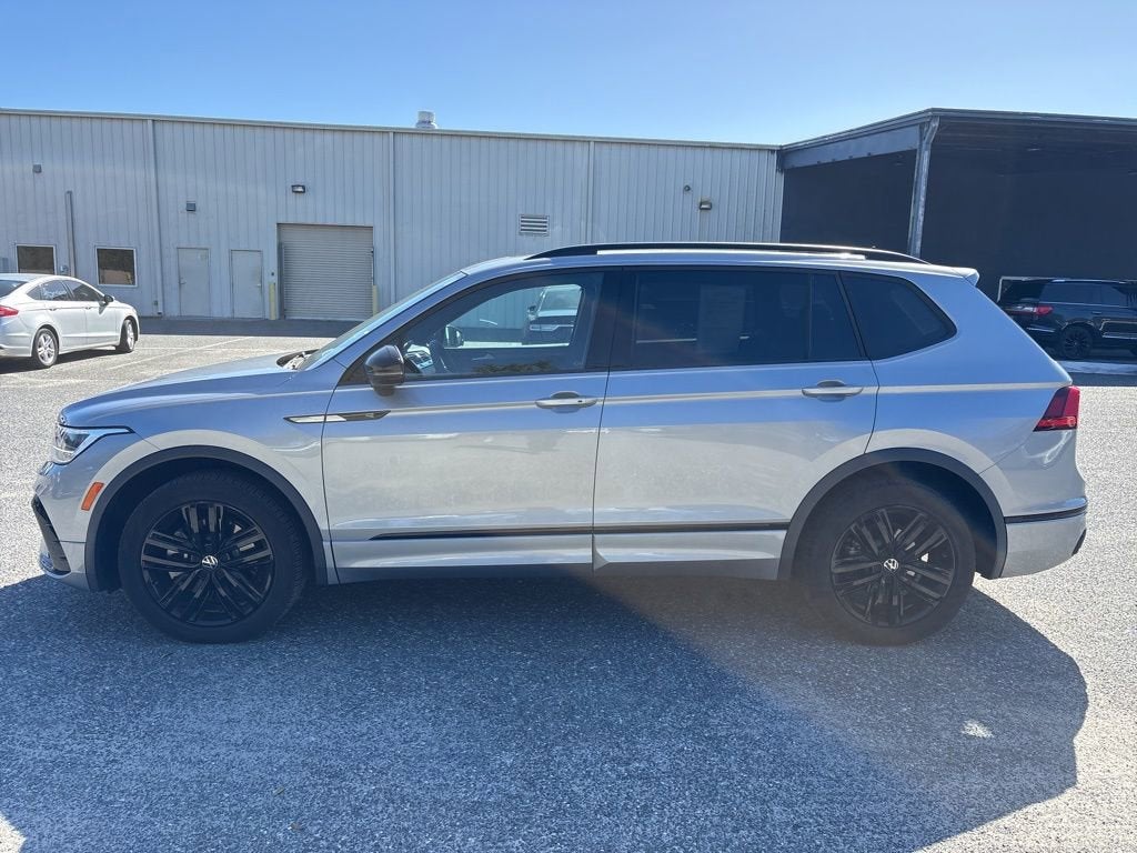 2022 Volkswagen Tiguan SE R-Line Black