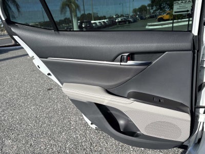 2022 Toyota Camry Hybrid XLE