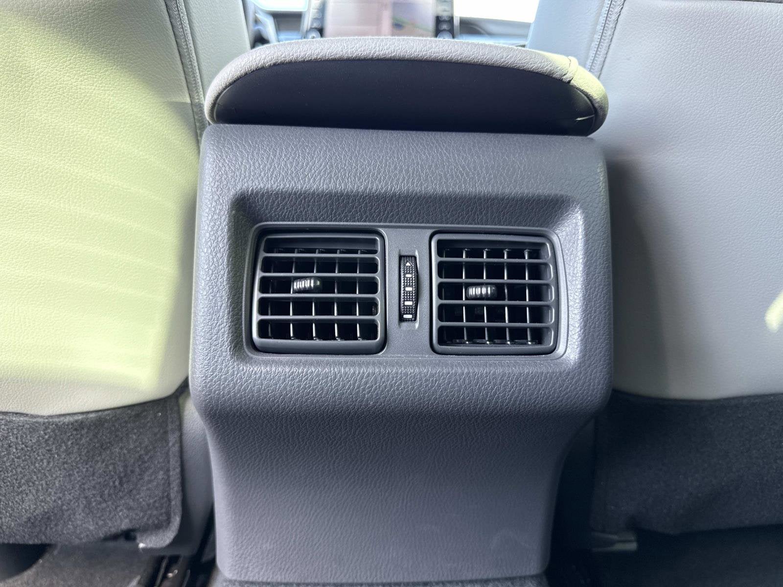 2022 Toyota Camry Hybrid XLE