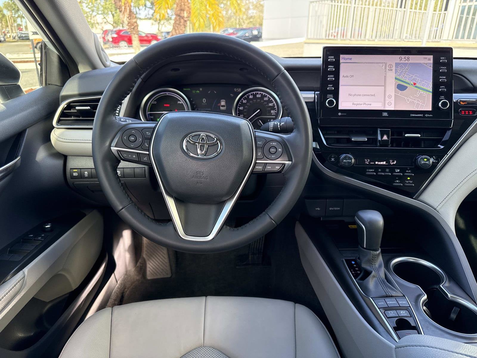 2022 Toyota Camry Hybrid XLE