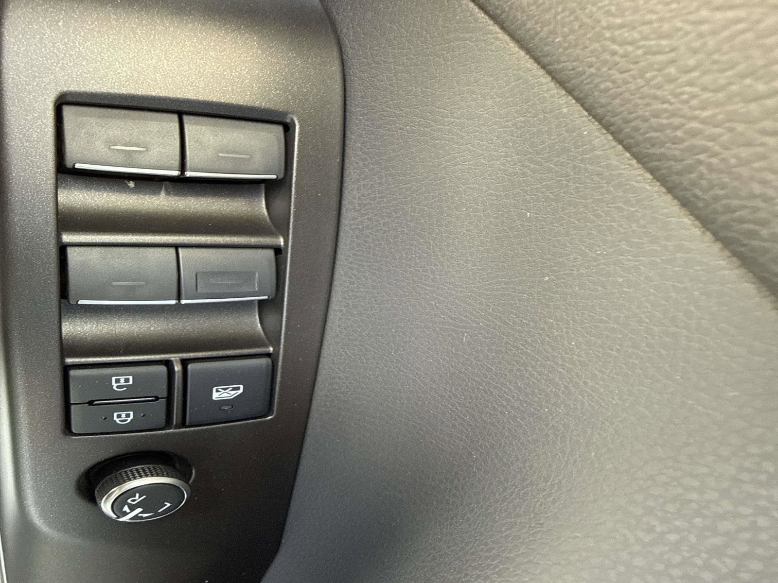 2022 Toyota Camry Hybrid XLE