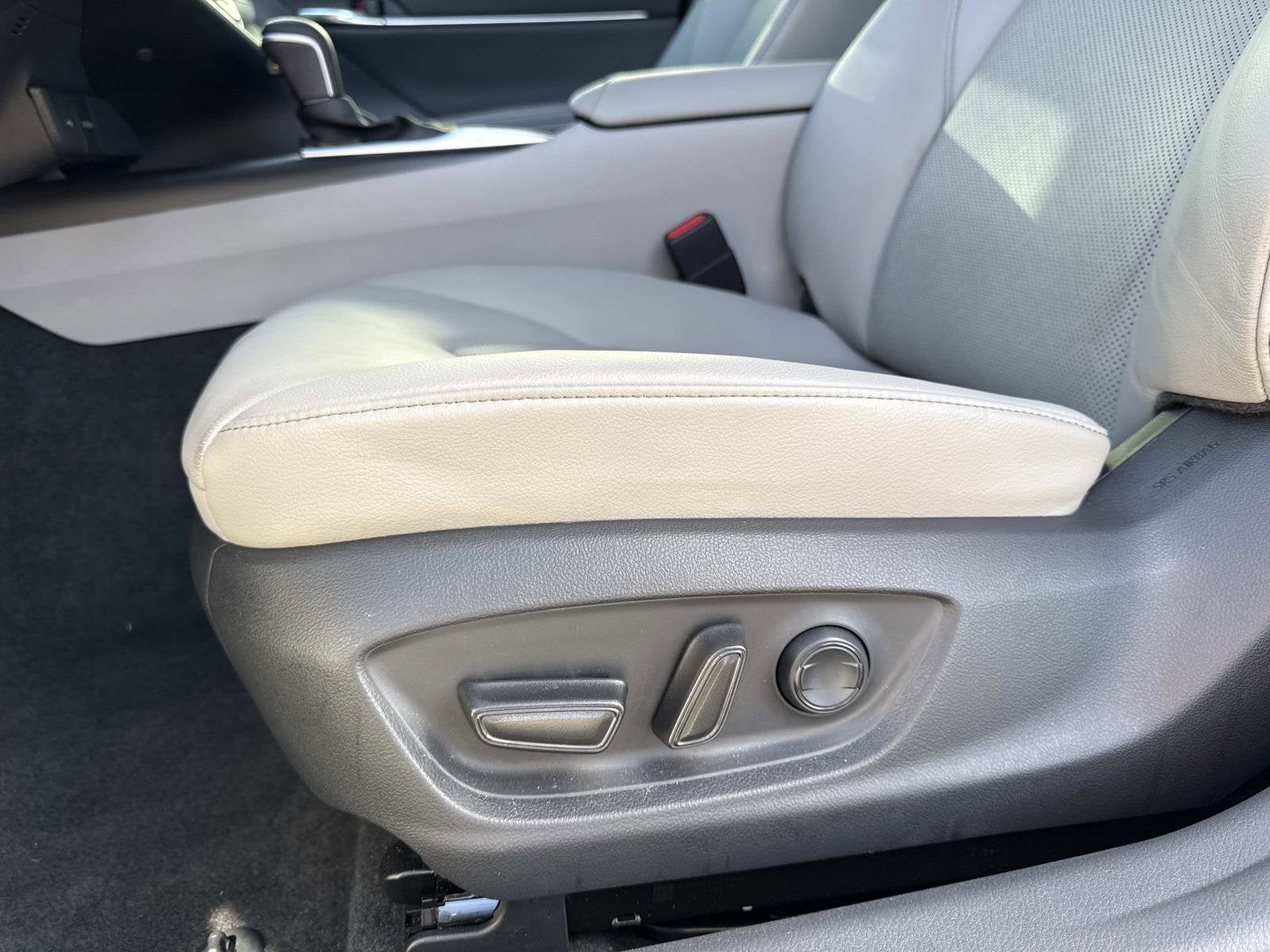 2022 Toyota Camry Hybrid XLE