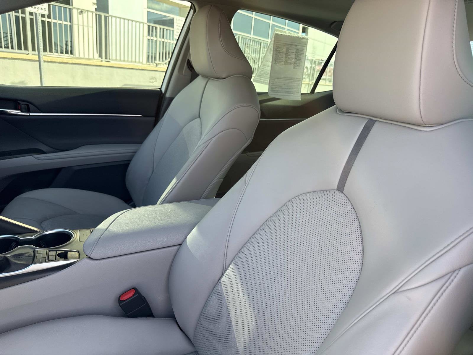 2022 Toyota Camry Hybrid XLE