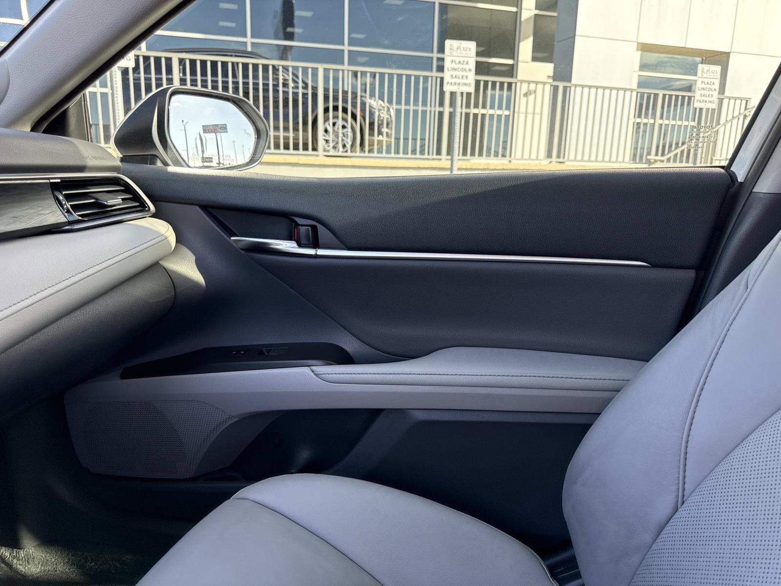 2022 Toyota Camry Hybrid XLE