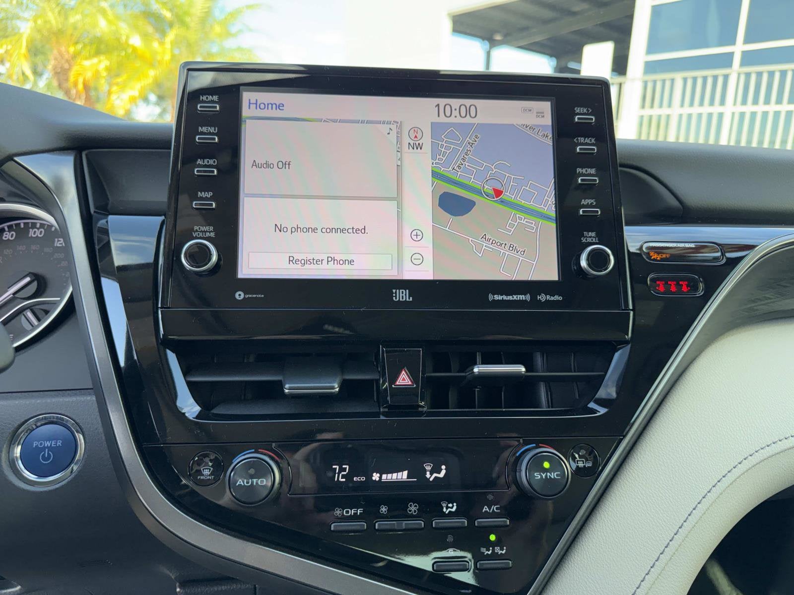 2022 Toyota Camry Hybrid XLE